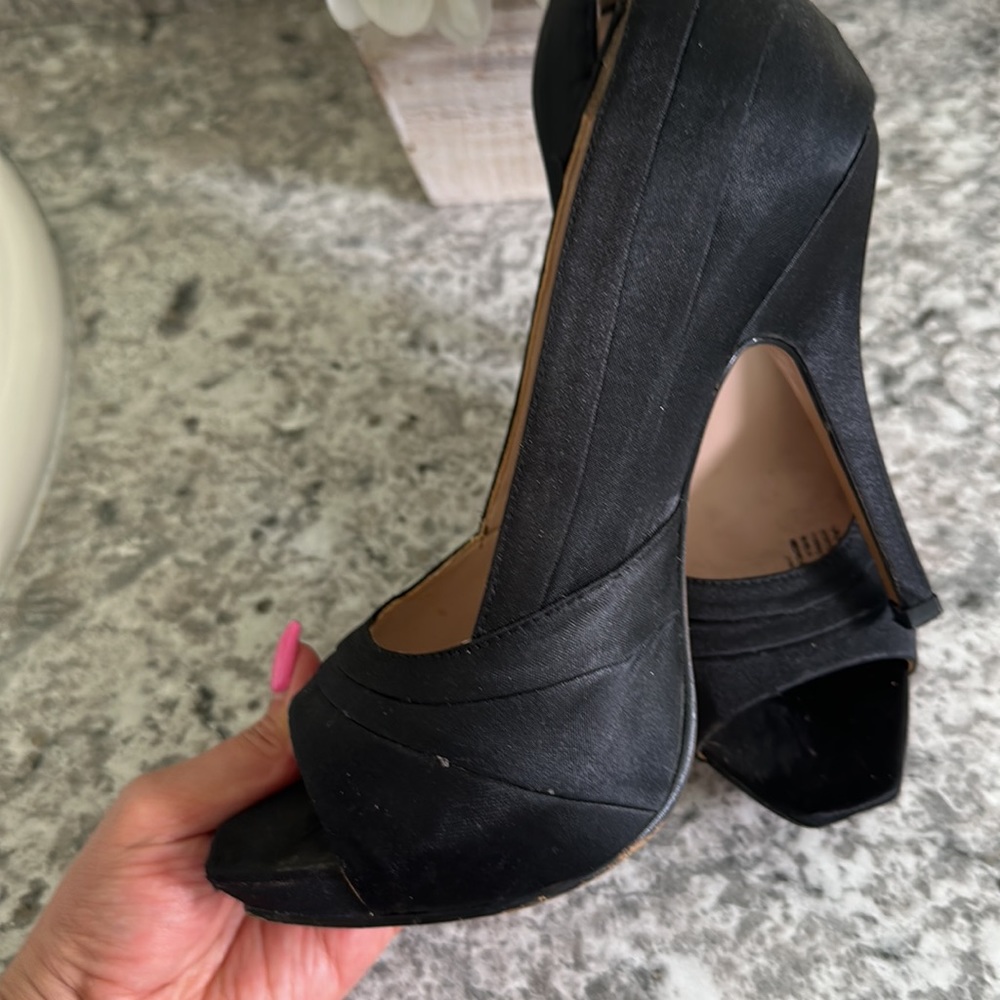 High Heels - Picture 2 of 2